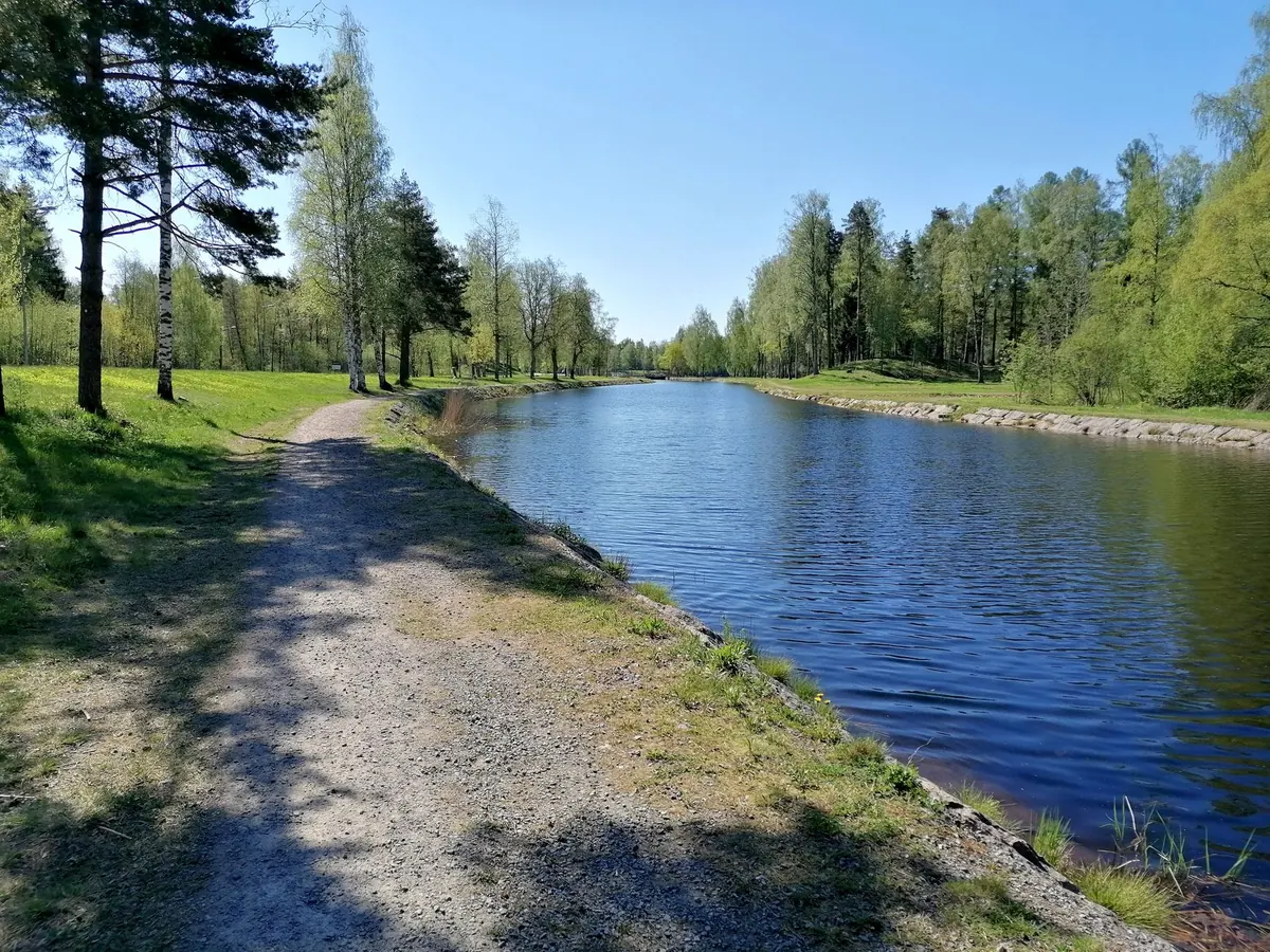 Silver Borough Riverwalk vs. Old Town Trail: Which Weekend Walk Is Right for You?